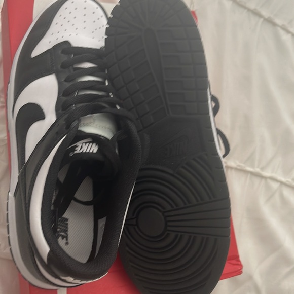 Nike Dunk Low Panda - Picture 4 of 5